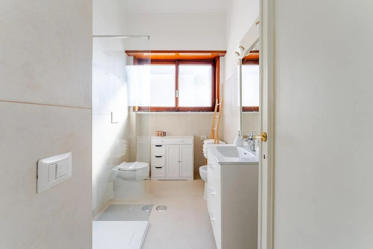 90Mq Luxe Apartment Vatican Wifi Ac Metro Rome Italy